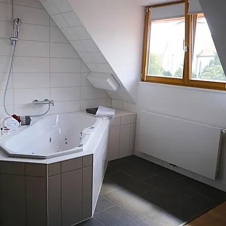 & Restaurant Adler - 24h Self-checkin Otel 3*